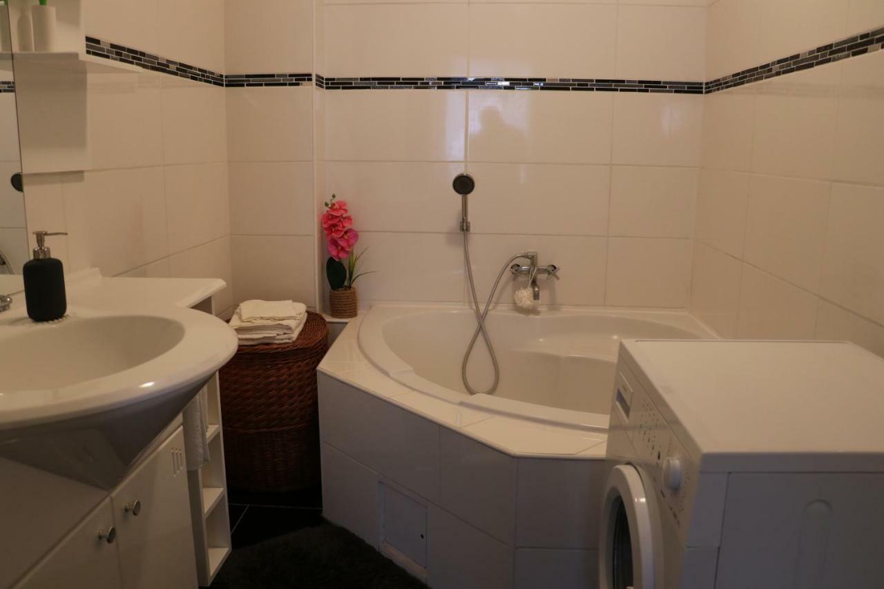 The Lakehouse Villa Neusiedl Am See Wienerstrasse 8 Ngoại thất bức ảnh