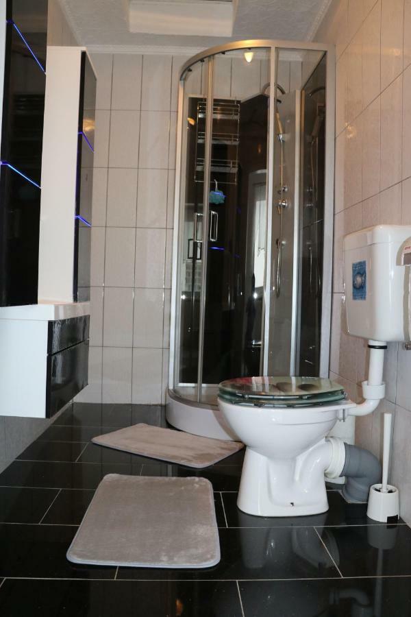 The Lakehouse Villa Neusiedl Am See Wienerstrasse 8 Ngoại thất bức ảnh