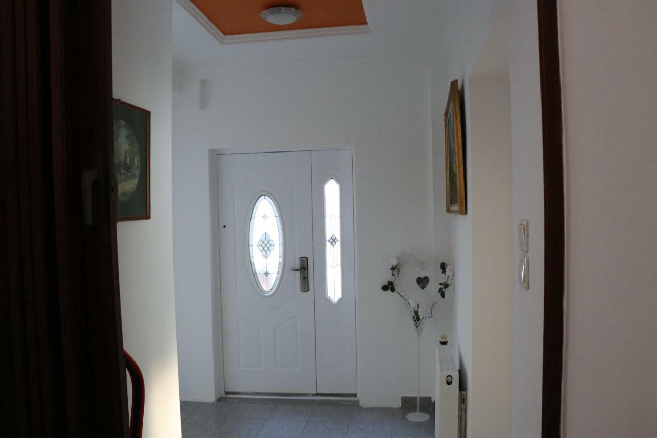 The Lakehouse Villa Neusiedl Am See Wienerstrasse 8 Ngoại thất bức ảnh